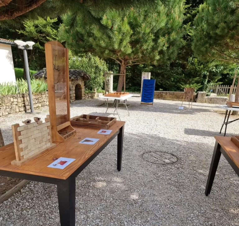 Jeu en bois animation