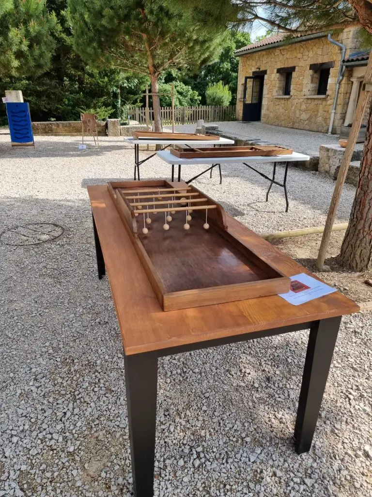 Jeu en bois animation